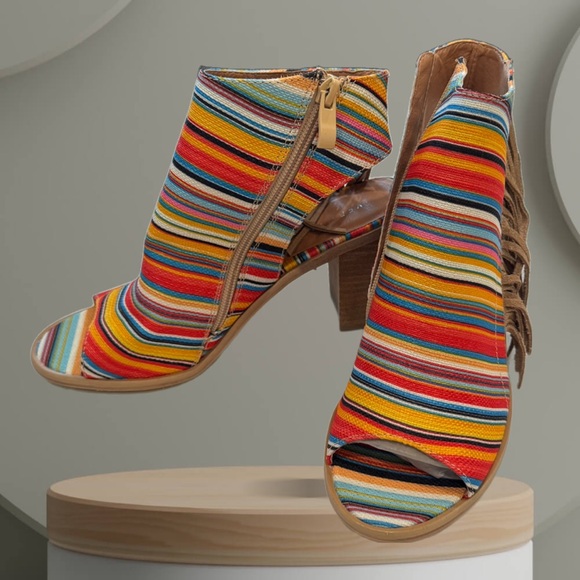 NWOT Very Volatile Delcarmen Serape Leather Fringe Bootie Size 8 - Picture 4 of 4